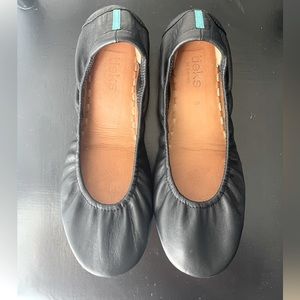 Tieks size 8 Black matte flats